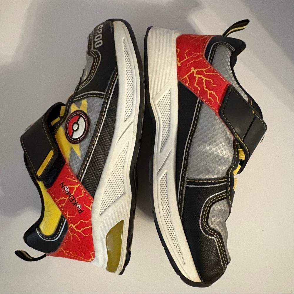 RESERVED Pokemon Pikachu Kids Light Up Sneakers Boys Size 12 - Picture 4 of 11